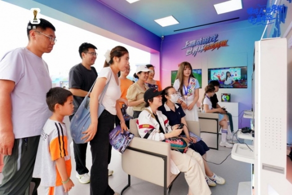 华擎白色“太极”主板X870E首发4299元：万兆有线、内置Wi 